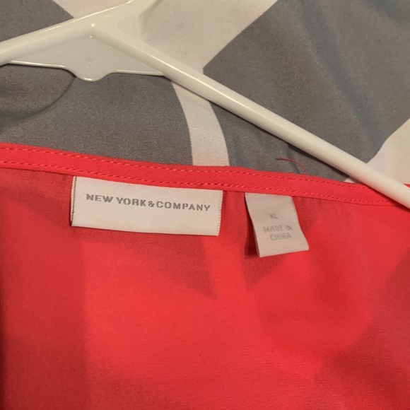 NY&C pink cold shoulder top - Picture 4 of 4